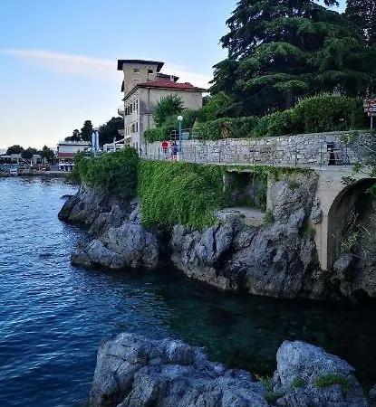 Apartmán Centar, Gega *