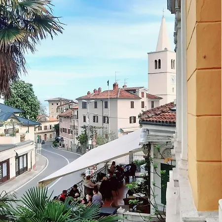 Apartmán Centar, Gega *