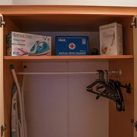 Apartman Centar, Gega *